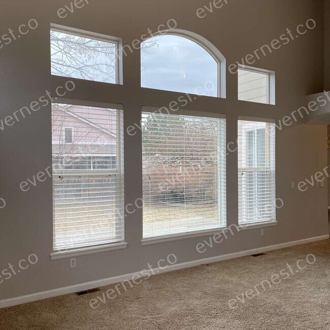 Building Photo - 8956 Goosander Way