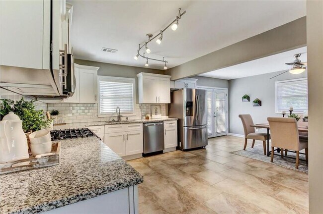Building Photo - 2144 Keheley Dr