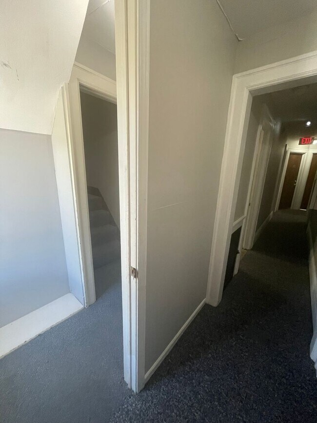 Building Photo - 725 Church St