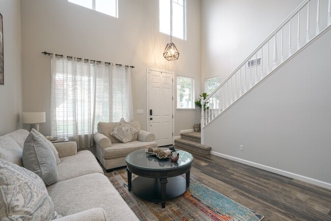 Building Photo - 5884 Cedarwood Cmn