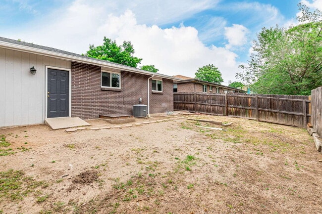 Building Photo - Lovely Two Bed one bath in Arvada for rent