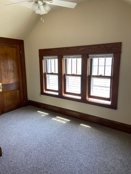 Bedroom - 3333 N Newhall St