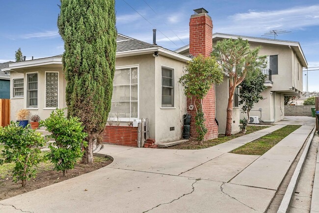 Building Photo - 3831 Beethoven St