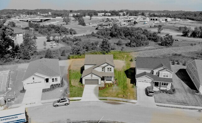 Building Photo - 2024-Built Beautiful 4-Bedroom and 3.5 Bat...