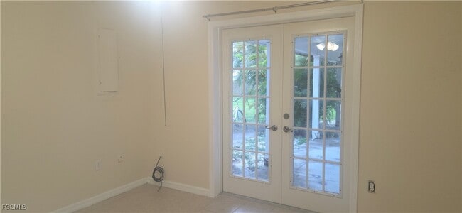 Building Photo - 526 102nd Ave N