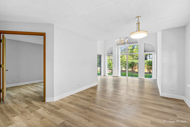 Building Photo - 522 W Happfield Dr