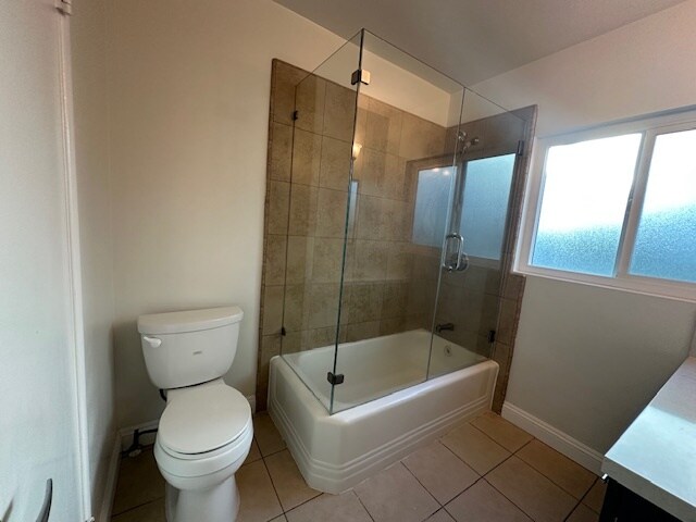 Shower - 2611 22nd St