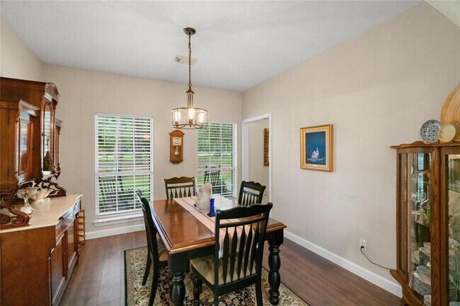 Building Photo - 415 Lago Trace Dr