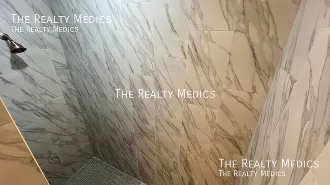 Building Photo - 1651 Welland St SE