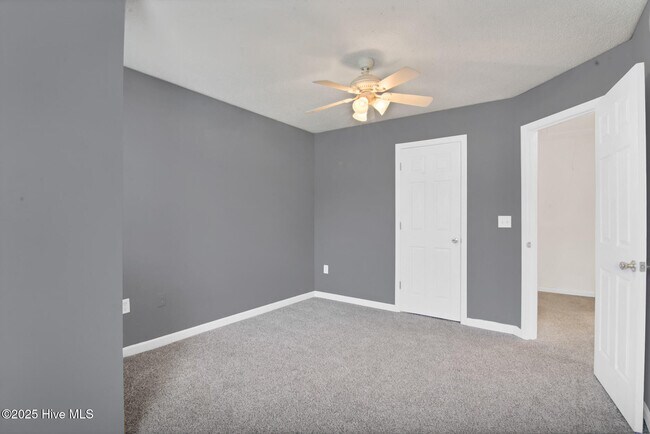 Building Photo - 817 Willbrook Cir