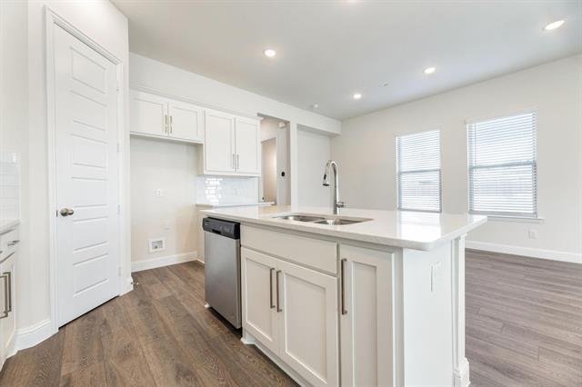 Building Photo - 4704 Corriente Vista Ln