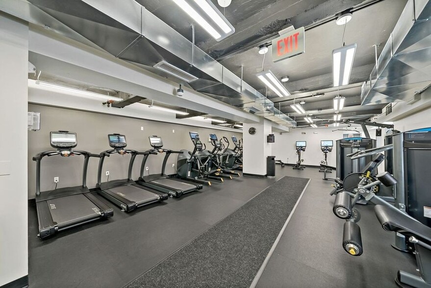 Building Photo - 219 S 18th St