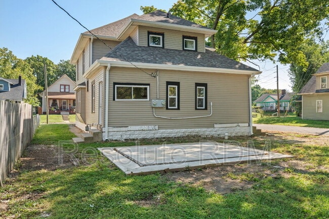 Building Photo - 1314 N Dearborn St