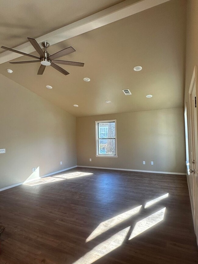 Building Photo - Come look at this beautiful 3-bedrom 2-bath new construction home.