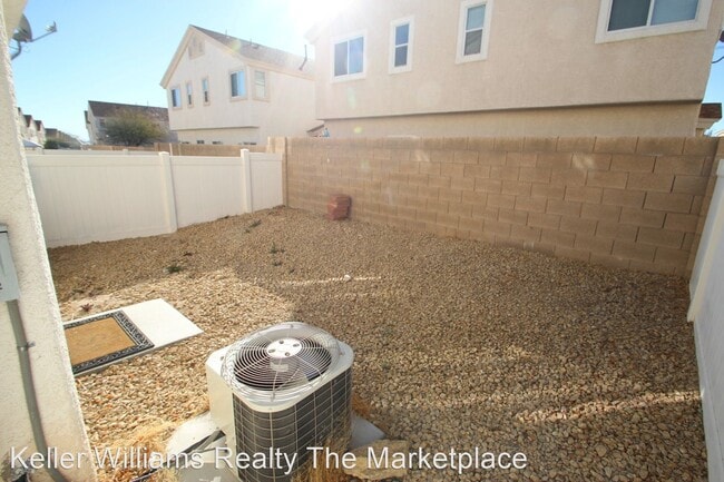 Building Photo - 8747 Roping Rodeo Ave
