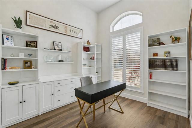 Building Photo - 2450 Kates Pl