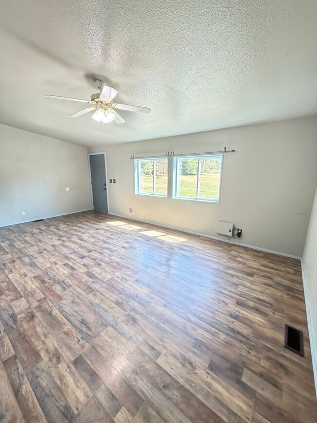 Building Photo - 2.5 Acres with Barn across from Lacomb School!