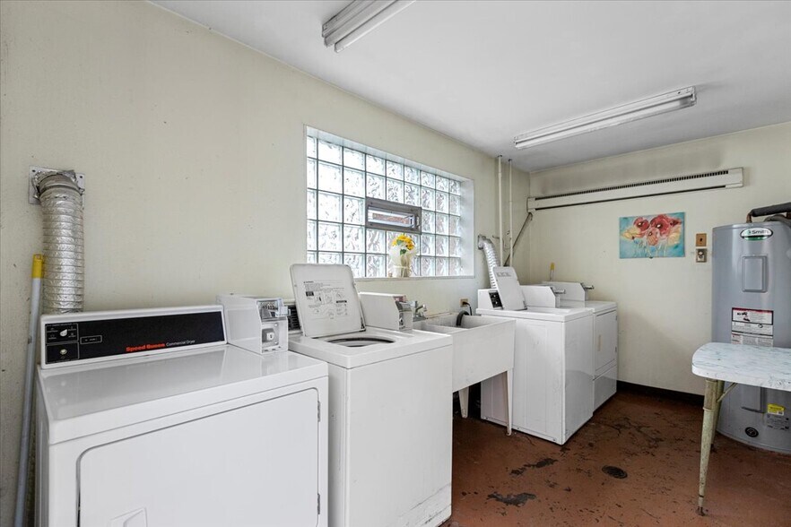 Building Photo - 6256 W 64th Pl