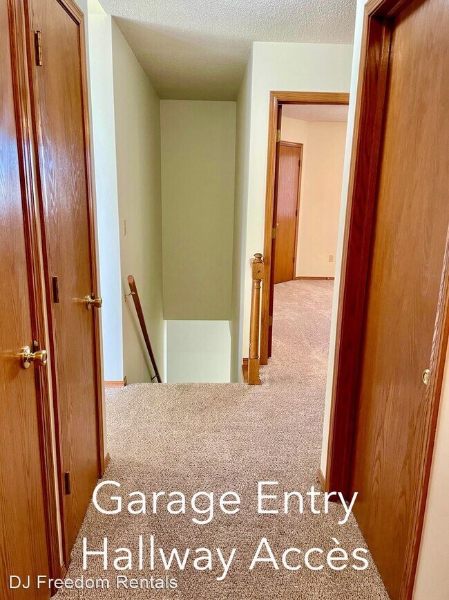 Building Photo - 3 br, 2 bath House - 720 Deerfield Cir