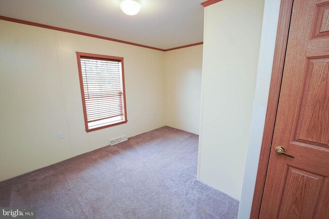 Building Photo - 12179 Country Dr