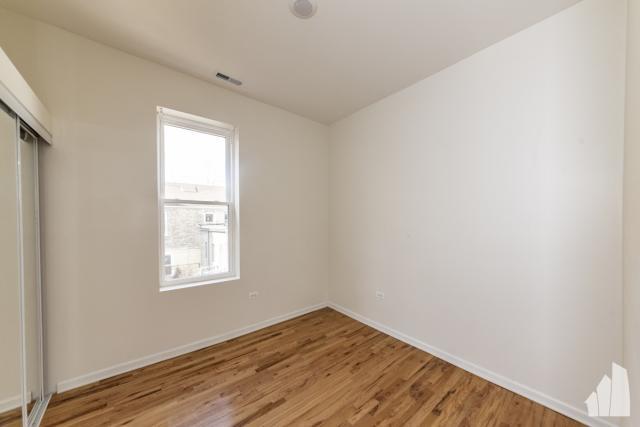 Building Photo - 3 bedroom in Chicago IL 60608