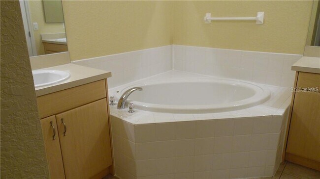 Building Photo - 5543 Dinuba Ave