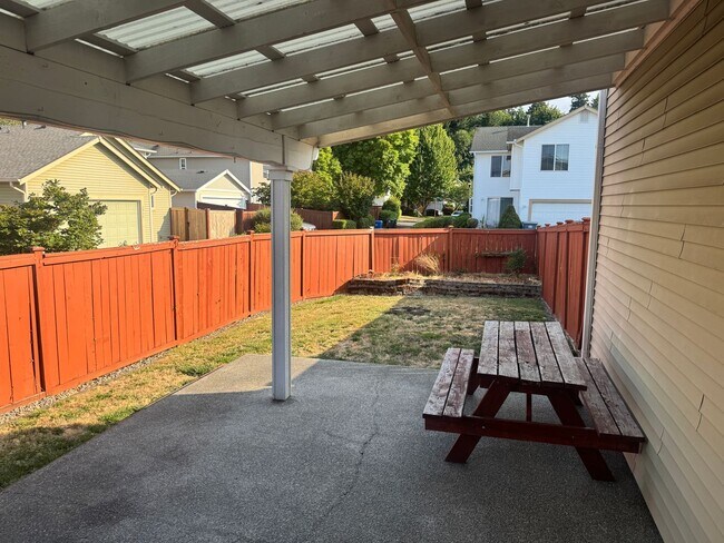 Building Photo - DuPont 4-bedroom, 2.5-bath home with A/C