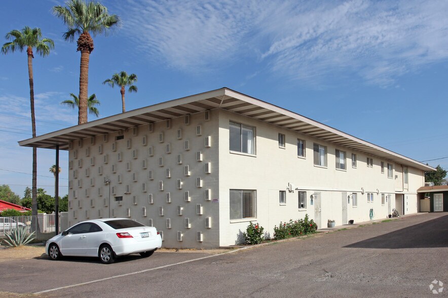 Building Photo - MODERN UPTOWN APARTMENTS