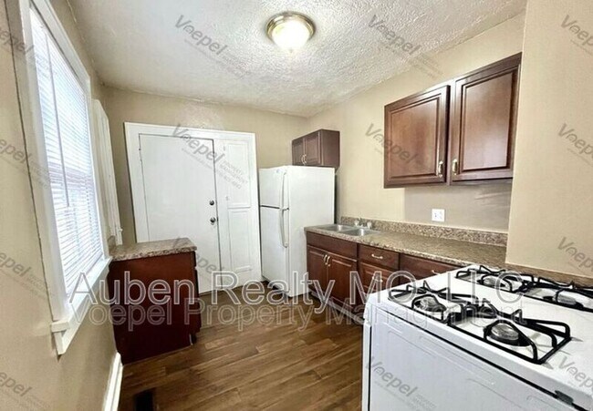 Building Photo - 5446 Harrison St