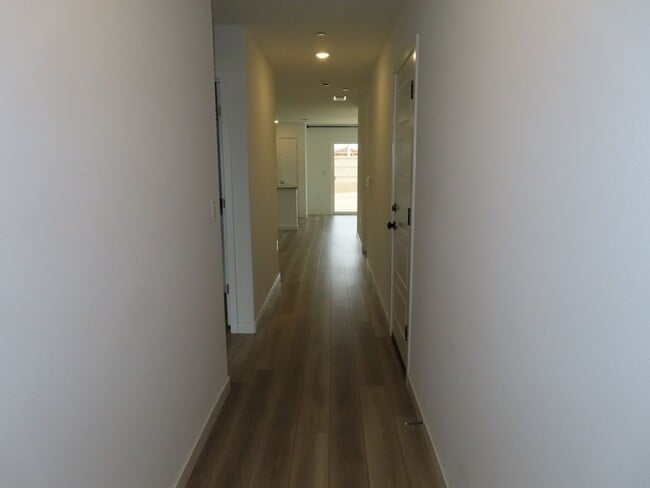 Building Photo - 12800 Spotted Wren Cir