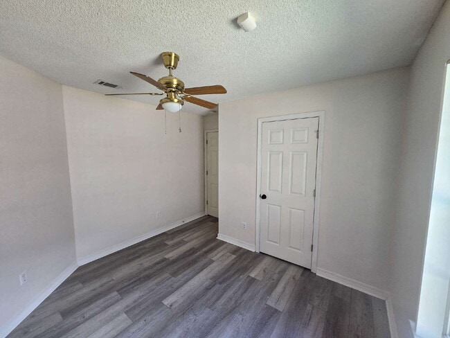 Building Photo - Welcome to this radiant and exquisite home, perfectly situated in a central location!