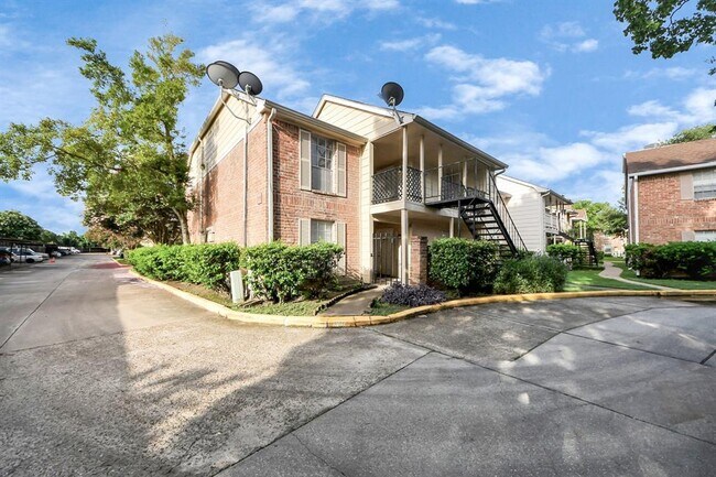 Building Photo - 2800 Jeanetta St