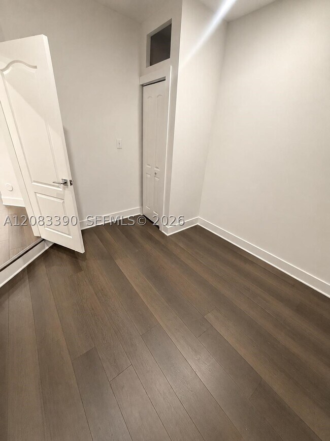 Building Photo - 14959 SW 9th Ln
