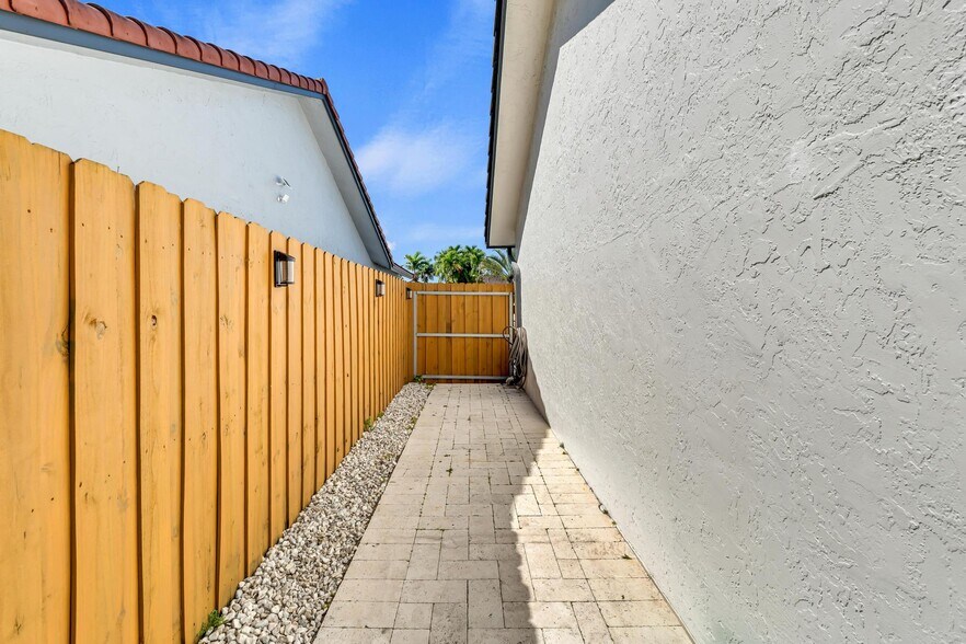 Building Photo - 14813 SW 171st Ter