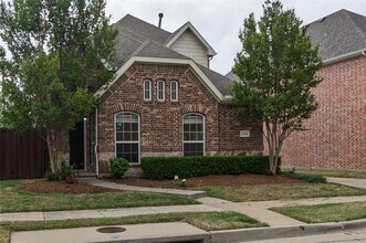 Building Photo - 2108 Harris Pl