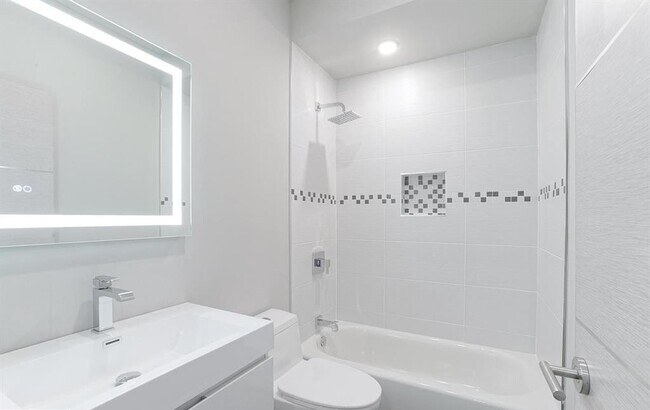 Building Photo - 1630 Cambridge St