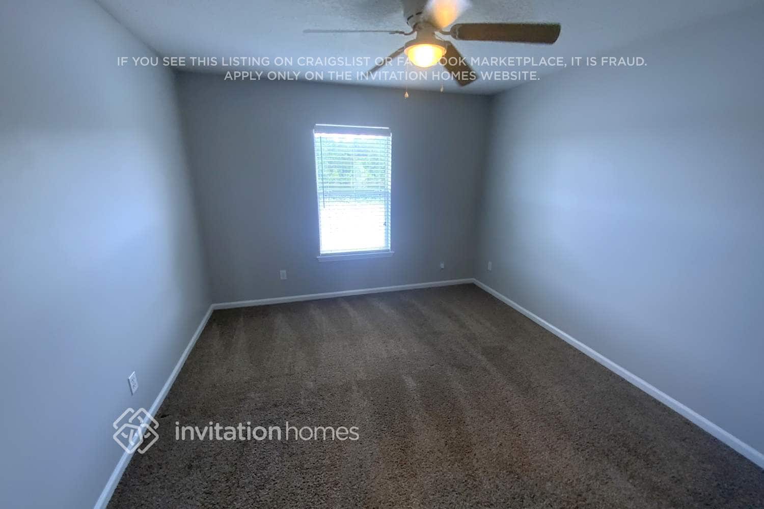 Building Photo - 1730 Ashwood Cir
