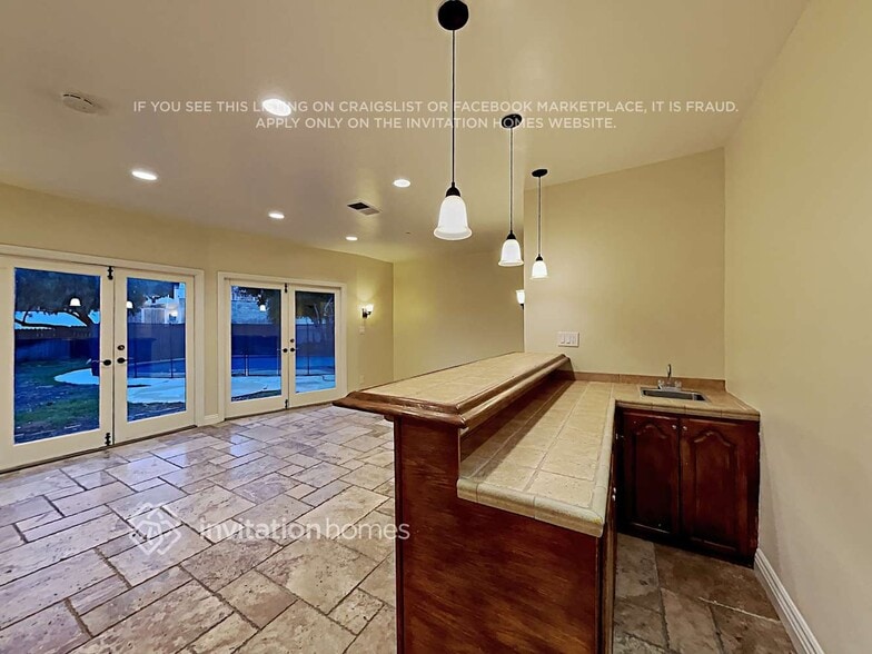 Building Photo - 1089 Camino Flores