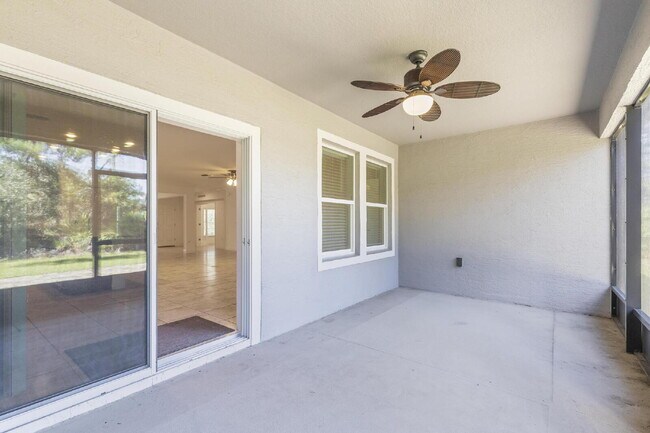 Building Photo - CLOSE TO EVERYTHING!