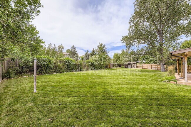 Building Photo - 1243 S Johnson Way