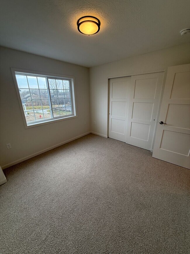 Building Photo - 65 Arthurian Way