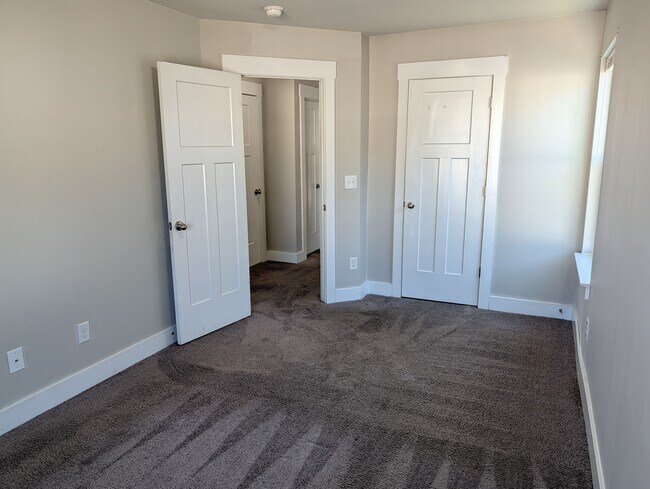 Building Photo - 222 Keaton Ct