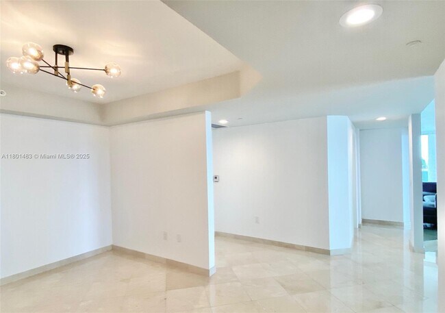 Building Photo - 16400 Collins Ave