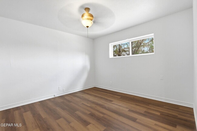 Building Photo - 2413 Copper Ave