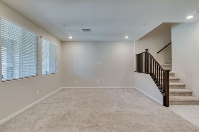 Building Photo - Bright & Spacious 3-Bedroom Home in Inspirada