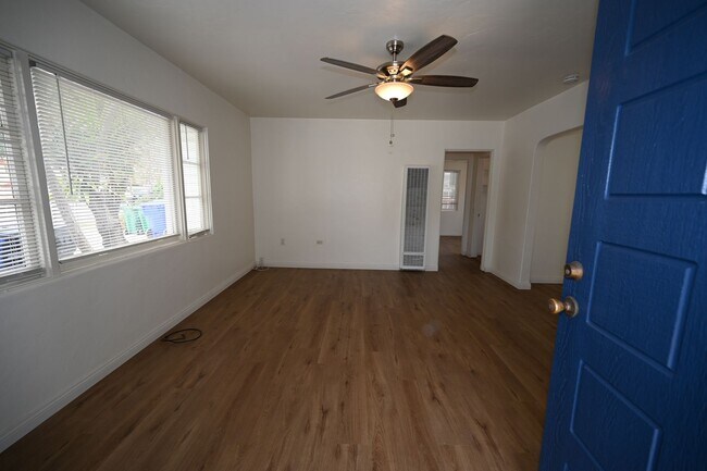 Building Photo - 1609diam