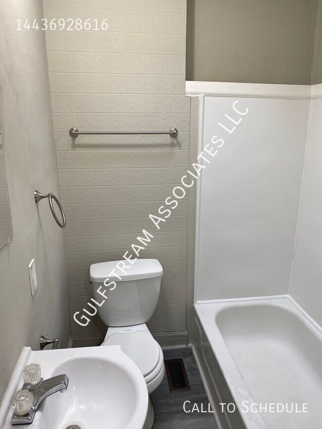 Building Photo - 5321 Denmore Ave