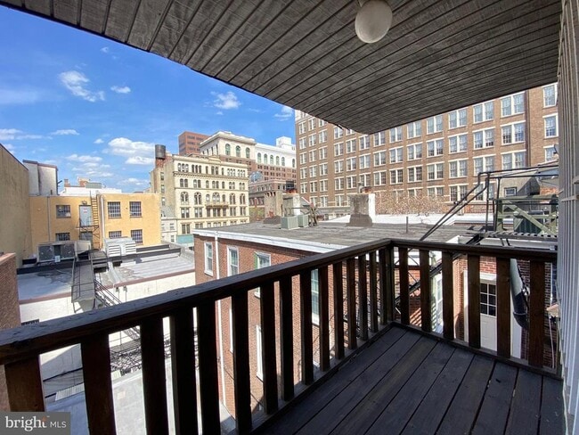 Building Photo - 713 Walnut St