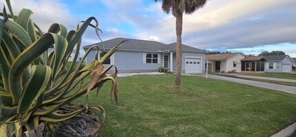 Building Photo - Village of Del Mar