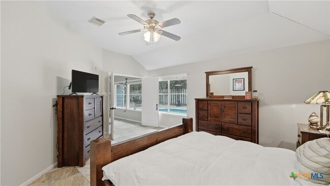 Building Photo - 19 Pebblebrook Ln